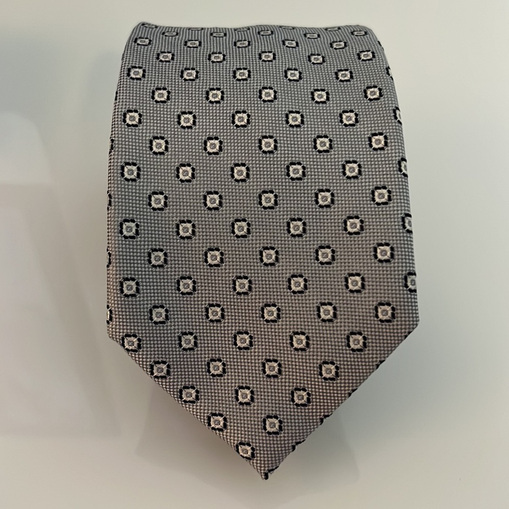 NWOT Jos. A. Bank Men’s 100% Silk Gray Silver